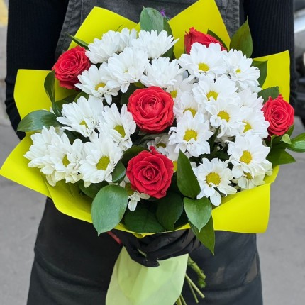 Букет с розами и хризантемами "Волшебство" - заказ с достакой с доставкой в по Ямному