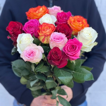 Букет из разноцветных роз с доставкой  в по Ямному